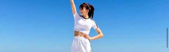 【每日足球女神30】这可能是有史以来踢球最好的日本演员|真岛优|花式|球技|训练|足球小将_新浪体育_新浪新闻