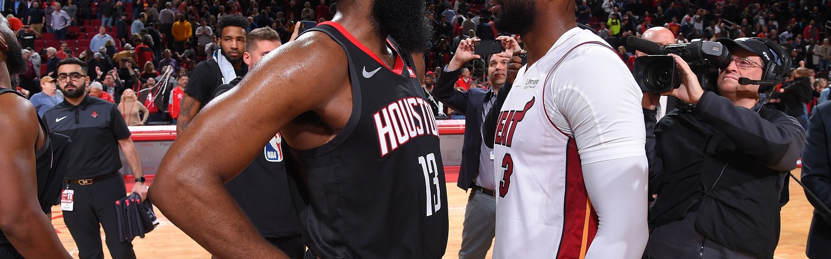 乐鱼体育入口-皮尔斯：哈登进攻更好&amp;韦德防守更强 就助队赢球而言我会选韦德